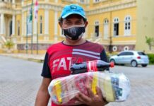 Governo do Amazonas já entregou mais de mil cestas básicas a trabalhadores da cultura