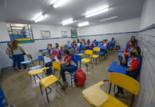 Mais de 196 mil alunos da rede municipal retornam às aulas 100% presenciais