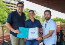 Primeiro Plano Estratégico de Comunicação da história da Prefeitura de Manaus é entregue ao prefeito David Almeida