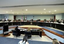 TCE-AM julga contas irregulares e multa ex-gestor do Implurb em mais de R$830 mil