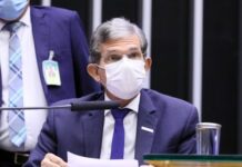 Presidente da Petrobras vai ao Senado explicar preço dos combustíveis