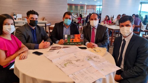 Reunião-com-consultores-do-BID-Divulgação+-500x280