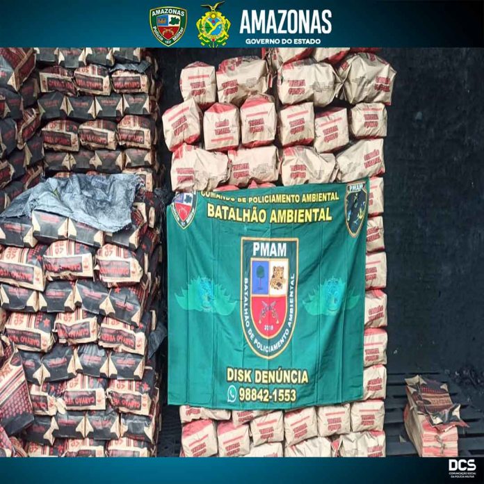 def5eba8adaae53bd17fbdfd40007edb-696x696