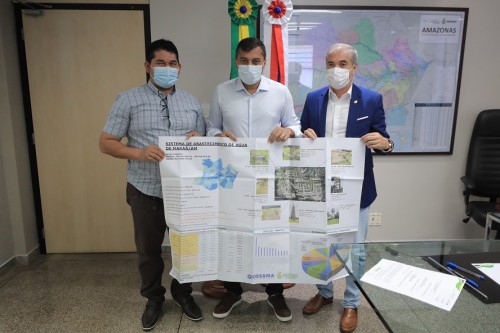 Prefeito-de-Maraã-Edir-Castelo-Branco-governador-Wilson-LIma-e-diretor-presidente-da-Cosama-Armando-do-Valle-Foto_Diego-Peres_Secom-500x333