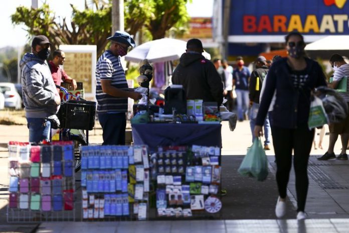 comercio_de_rua-696x464