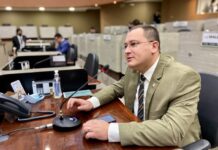 Lei proíbe linguagem neutra em Manaus