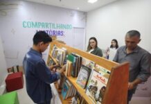 Ação literária da Imprensa Oficial leva incentivo à leitura ao público de shopping da zona leste