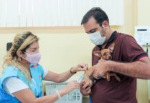 Prefeitura inicia campanha anual de vacinação antirrábica na zona rural fluvial de Manaus