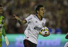 Flamengo é vaiado, leva gol de bicicleta, mas vira em estreia na Copa do Brasil