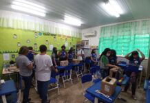Alunos da zona rural aprendem a produzir ‘Teatro Lambe-Lambe’ do edital Manaus Faz Cultura