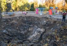 Sirenes tocam na Ucrânia, enquanto Biden promete sistema de defesa