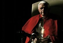 Bento XVI em estado grave, mas estável, afirma imprensa italiana