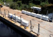 Prefeitura de Manaus entrega geradores para escolas municipais à margem do rio Negro