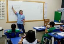 Com o reajuste de 8%, amplitude salarial de docentes em início e final de carreira no AM ultrapassa R$ 10 mil