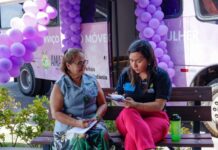 Agosto Lilás: Sejusc leva ação de conscientização e Ônibus da Mulher a trabalhadoras do Distrito Industrial