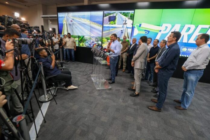 Setor-privado-pode-integrar-cameras-ao-Sistema-Paredao-do-Governo-do-Amazonas-2_Foto-Arthur-Castro-Secom-1024x682-1-696x464