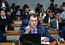 Eduardo Braga defende projeto que estimula concorrência bancária e beneficia consumidores