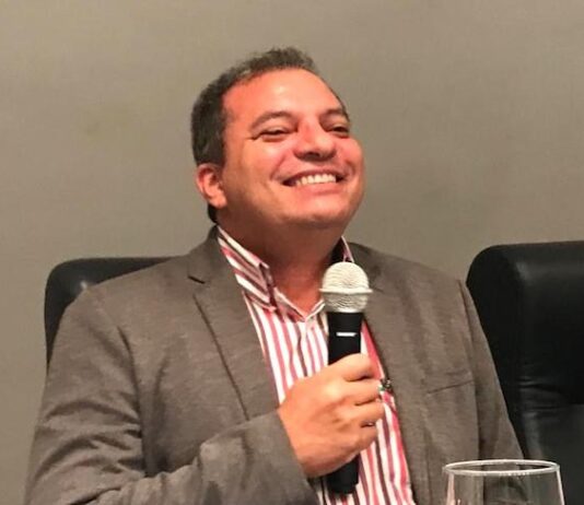 Justiça mantém condenação e determina que prefeito de Envira devolva quase R$ 90 mil aos cofres públicos