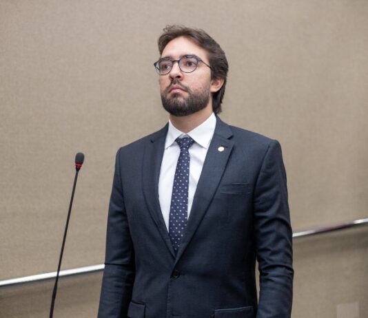 Projeto de Thiago Abrahim reconhece serviço voluntário em saúde como experiência profissional