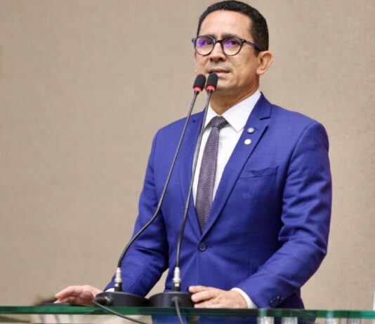 Deputado Daniel Almeida destaca integração entre políticas públicas e acolhimento social no novo Centro Pop