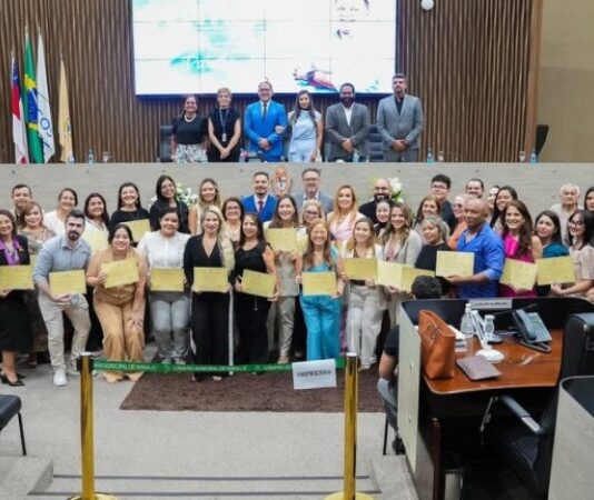 Rosivaldo Cordovil homenageia profissionais da cidade pela passagem do Dia do Dentista