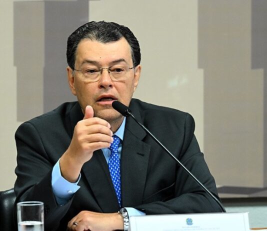 Comissão vota na terça MP que limita custos da energia ao consumidor