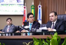 Presidente Roberto Cidade comanda votação que aprovou a LOA 2026, com orçamento superior a R$ 38 bilhões