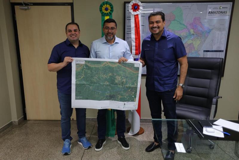 Roberto-Cidade-reforca-compromisso-com-Autazes-em-assinatura-de-contrato-de-recuperacao-de-trecho-da-AM-254