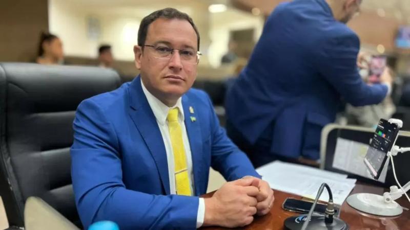 Raiff-Matos-propoe-regras-para-recarga-eletrica-automotiva-em-Manaus-1024x576