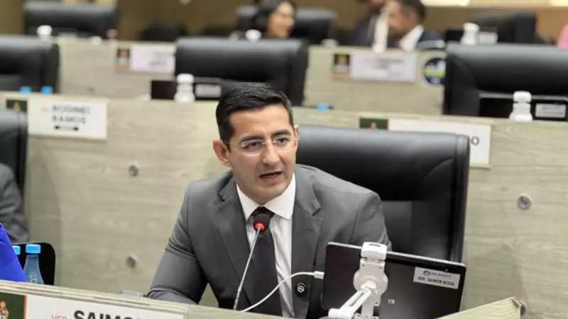 Saimon-Bessa-reforca-pedido-por-asfaltamento-no-Campo-Sales-zona-Oeste-de-Manaus-1024x576