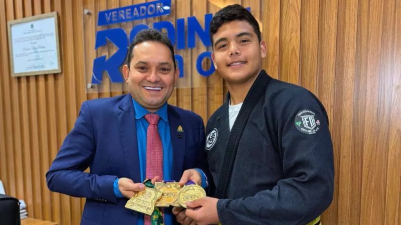 Rodinei-Ramos-recebe-campeao-brasileiro-de-Jiu-Jitsu-em-visita-ao-gabinete-1024x576
