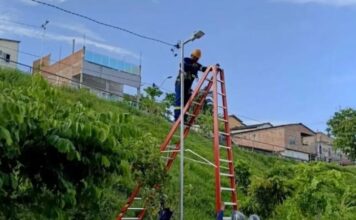 Roberto Sabino atende pedido da comunidade e garante reforço na iluminação da Praça do Jardim Petrópolis