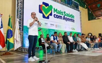 Rosivaldo Cordovil exalta valorização dos servidores em formatura de mais de mil agentes de saúde ao lado do prefeito Renato Junior