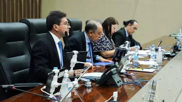 CMM-aprova-projeto-que-amplia-divulgacao-dos-direitos-das-pessoas-com-TEA-nas-escolas-768x432.jpg